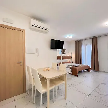 New Vibrant In Bibione