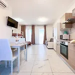 Apartment New Vibrant In